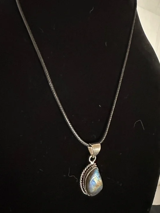 Labradorite Silver Plated Gemstone Pendant Necklace - Blue-Green Flash - Picture 8 of 8